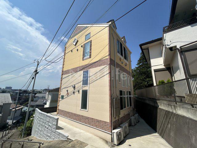 ユナイト三ツ沢ラグジュアリー