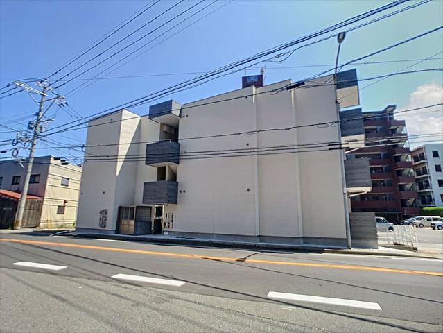 プレチサメンテ 今宿駅前