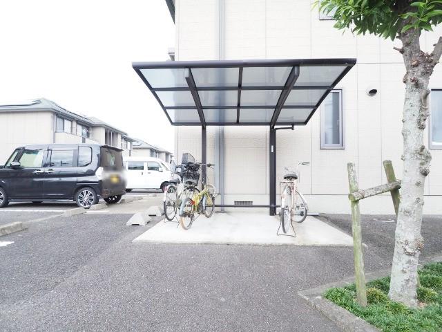 シャーメゾンラヴィ F棟