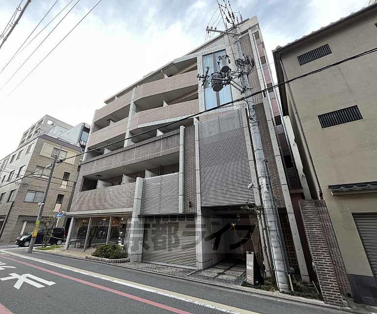 SIX BIJOUX堺町六角