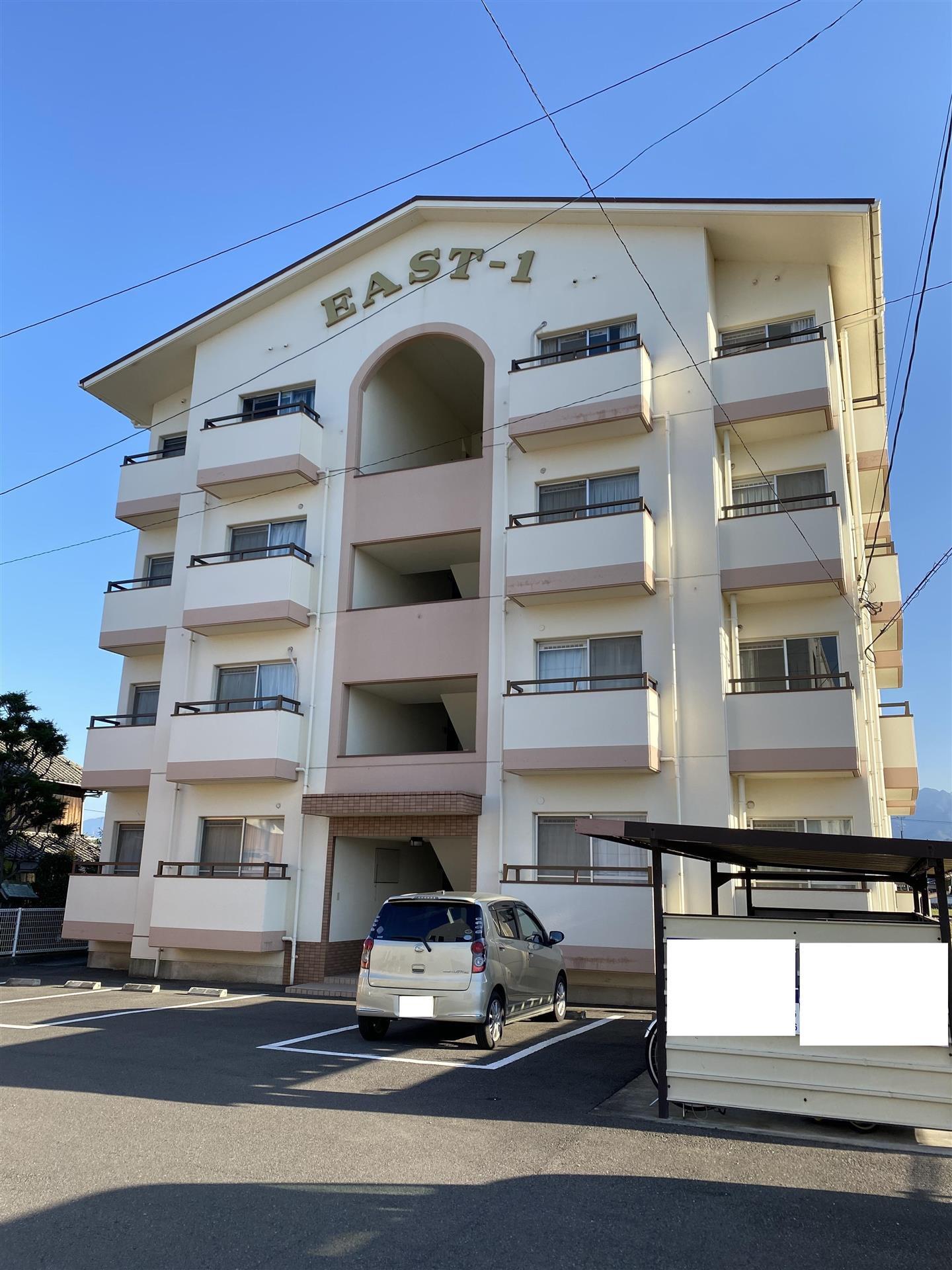 イースト-1