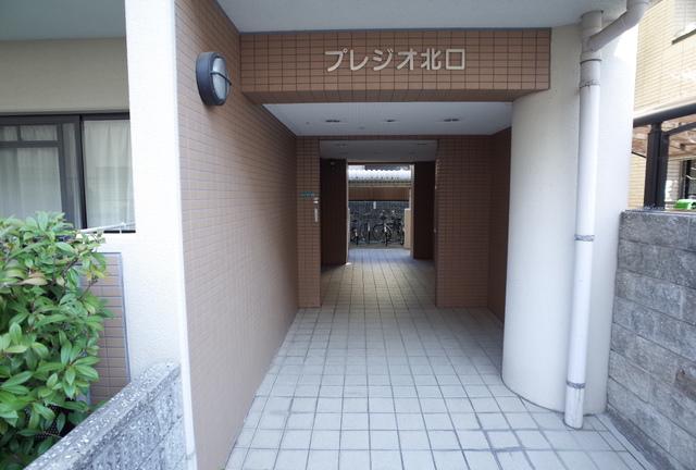 プレジオ北口