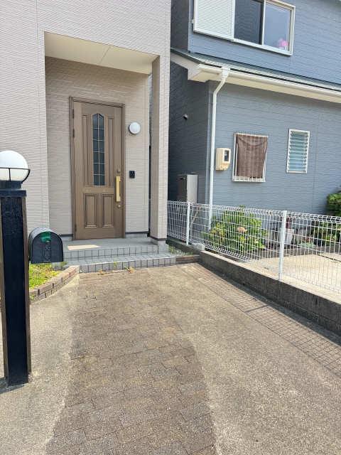 横根町羽根山 B棟