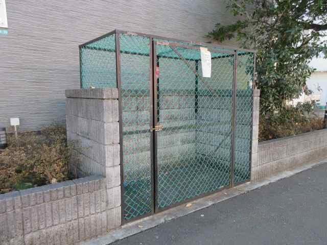 レオパレス七国館