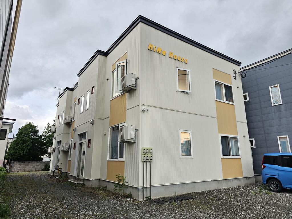 HINA HOUSE