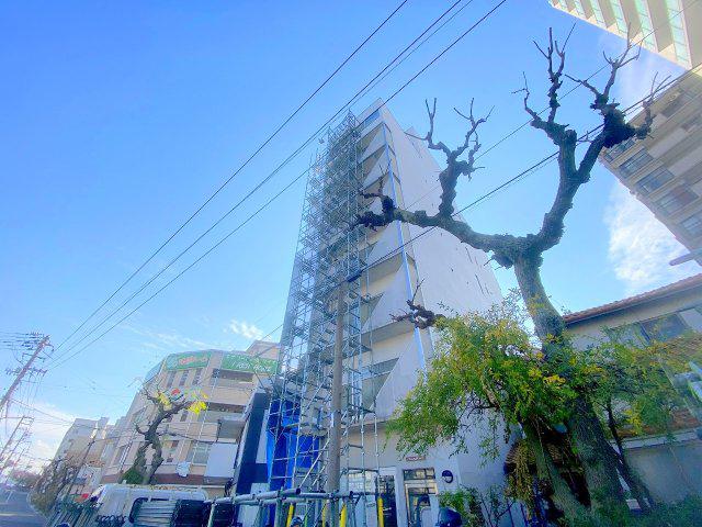 クリスタルビル
