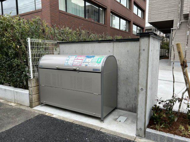 ブルーライン 仲町台駅 徒歩12分 3階建 築2年