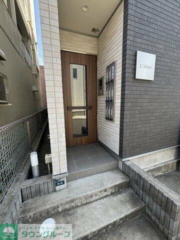 ラリュール