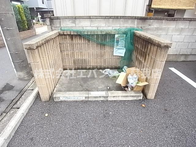 シャーメゾン浜野 B