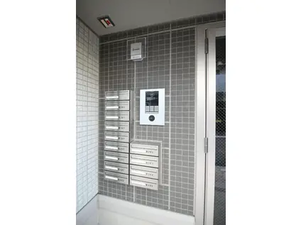 ウィングB棟(1LDK/1階)の外観写真