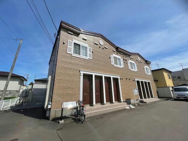 TERRACE HOUSE