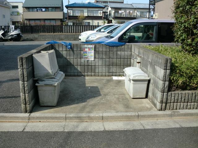 メゾンファミールB
