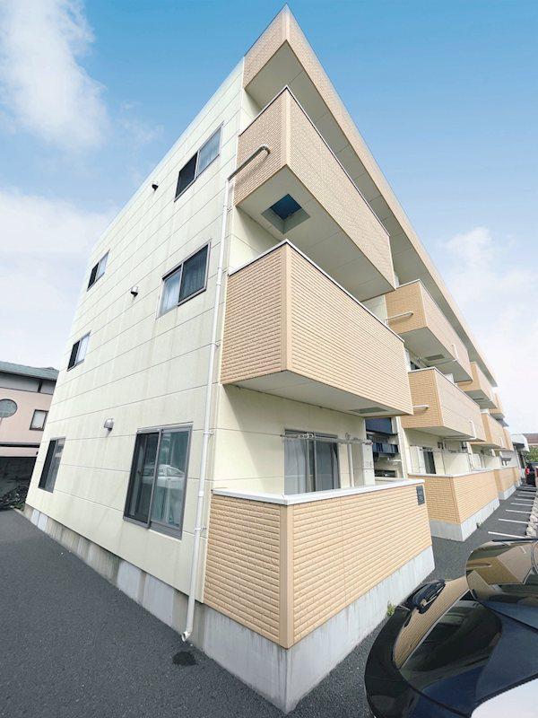 LUCKY FLAT