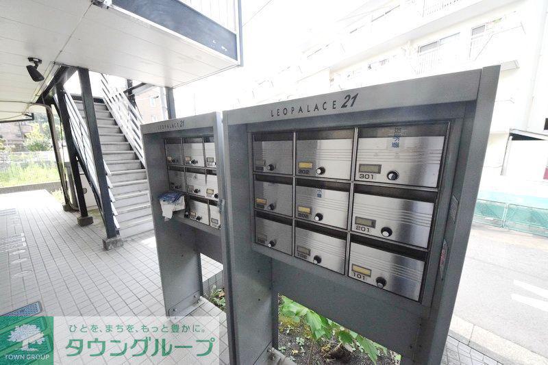 レオパレスエスカリエ青家
