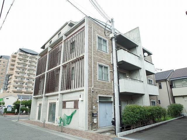 22番館
