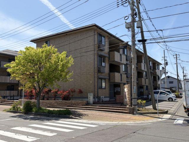 フローラ A棟