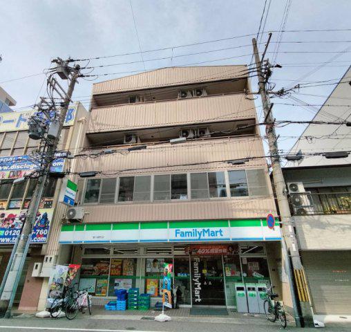 トリアス藤本