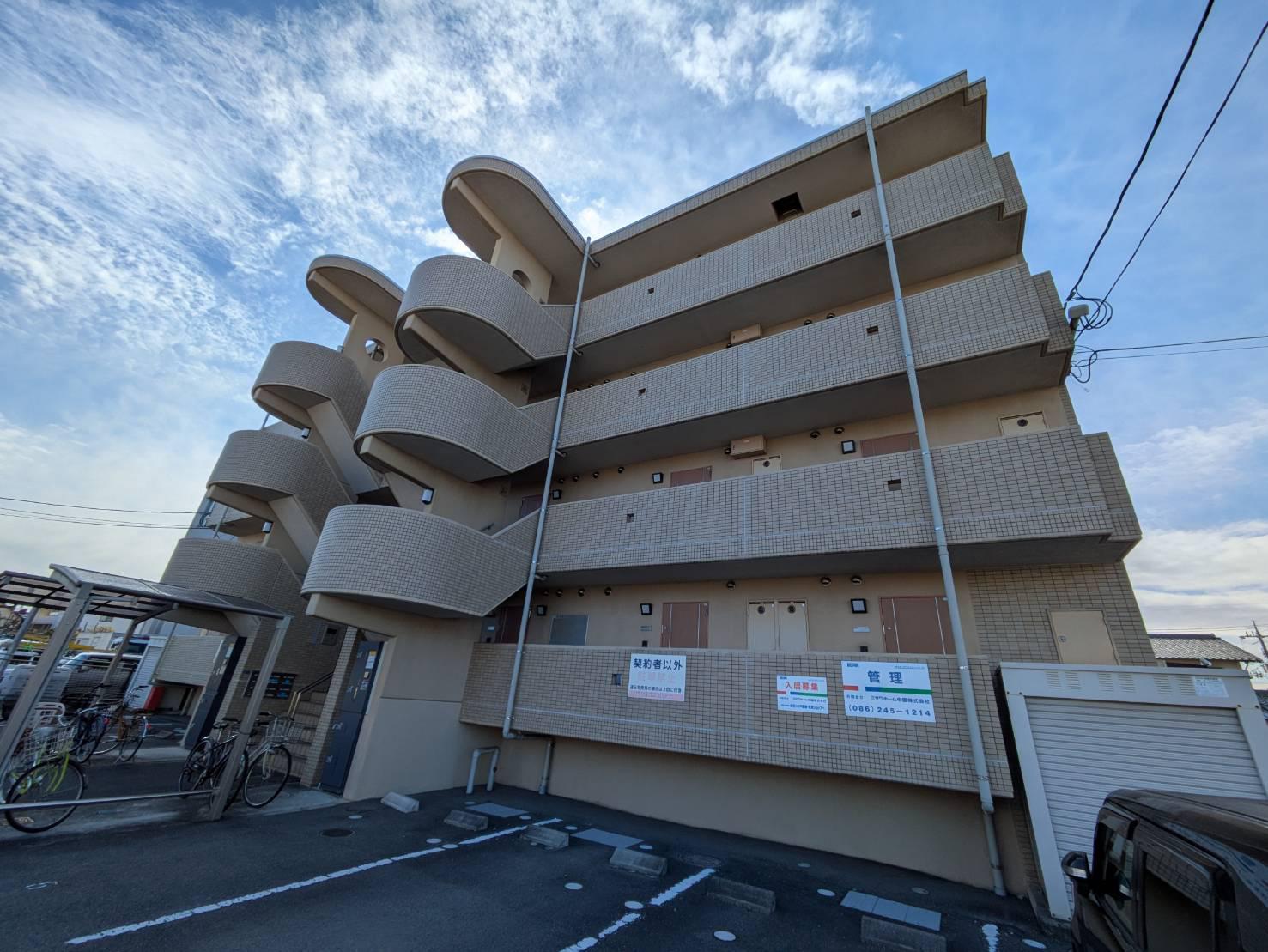 ウエスト COURT