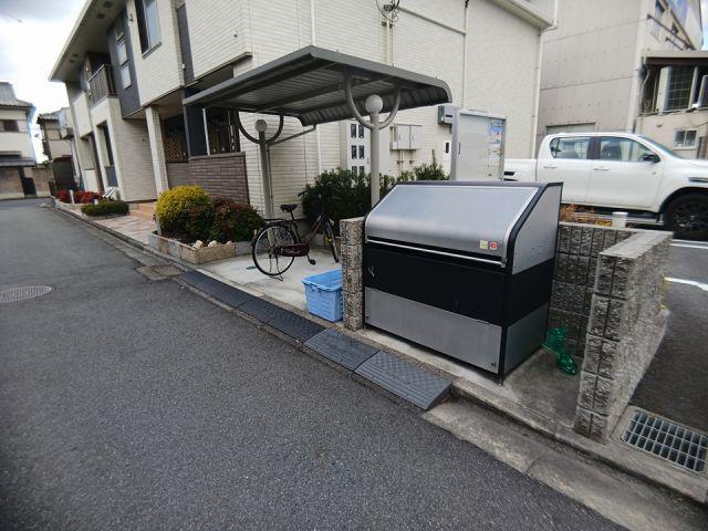 ラレース