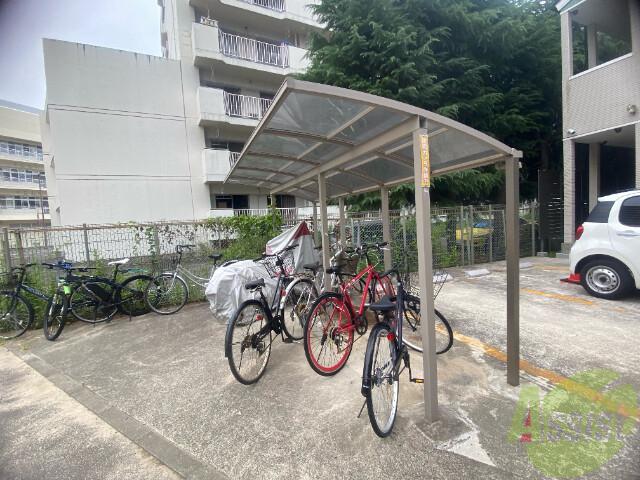 イーストアベニュー