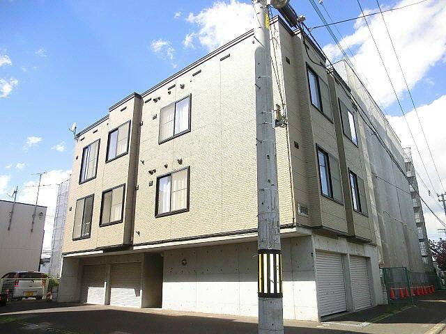 MORE HOUSE