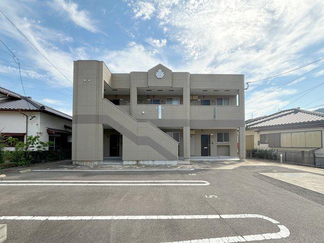 レオーネ ファースト