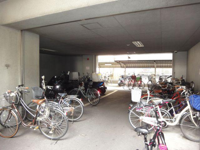 東幸ハウス