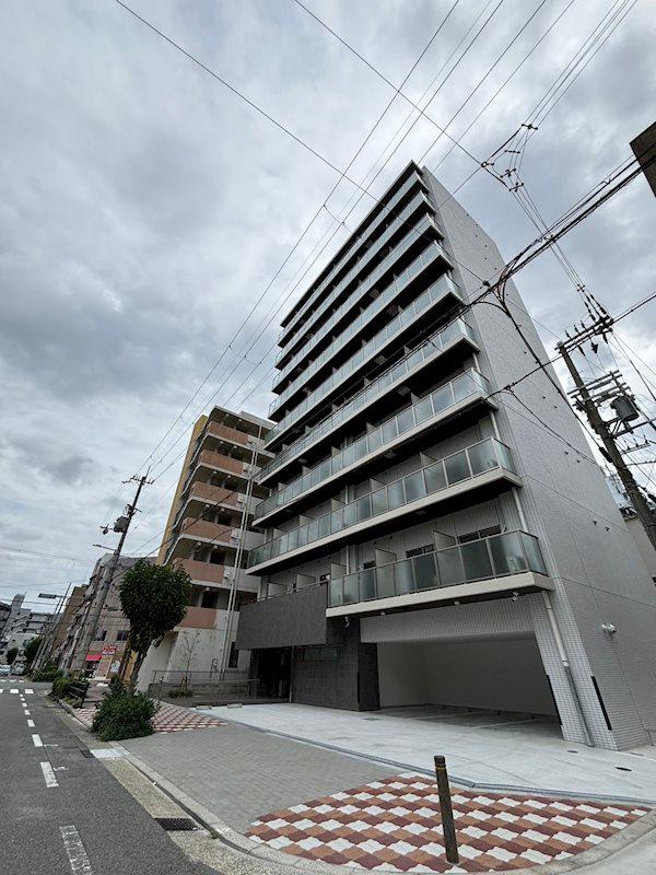 THE RESIDENCE H