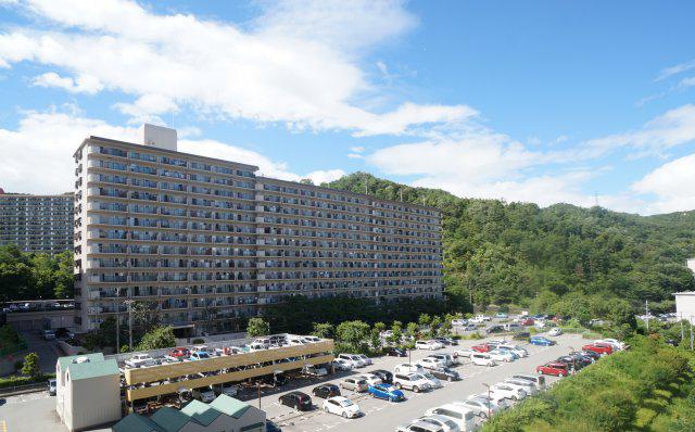 ジャルダン宝塚中山台弐番館B棟