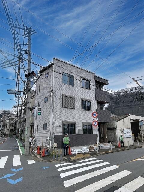 KUA MAISON J