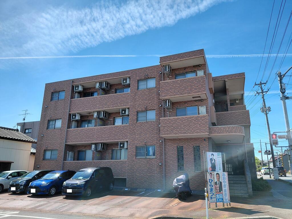 ファーストクラス白新町