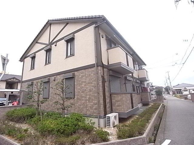 フォレスト枝吉A棟