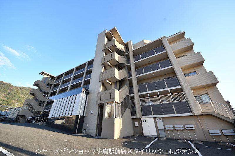 アクシオ足立