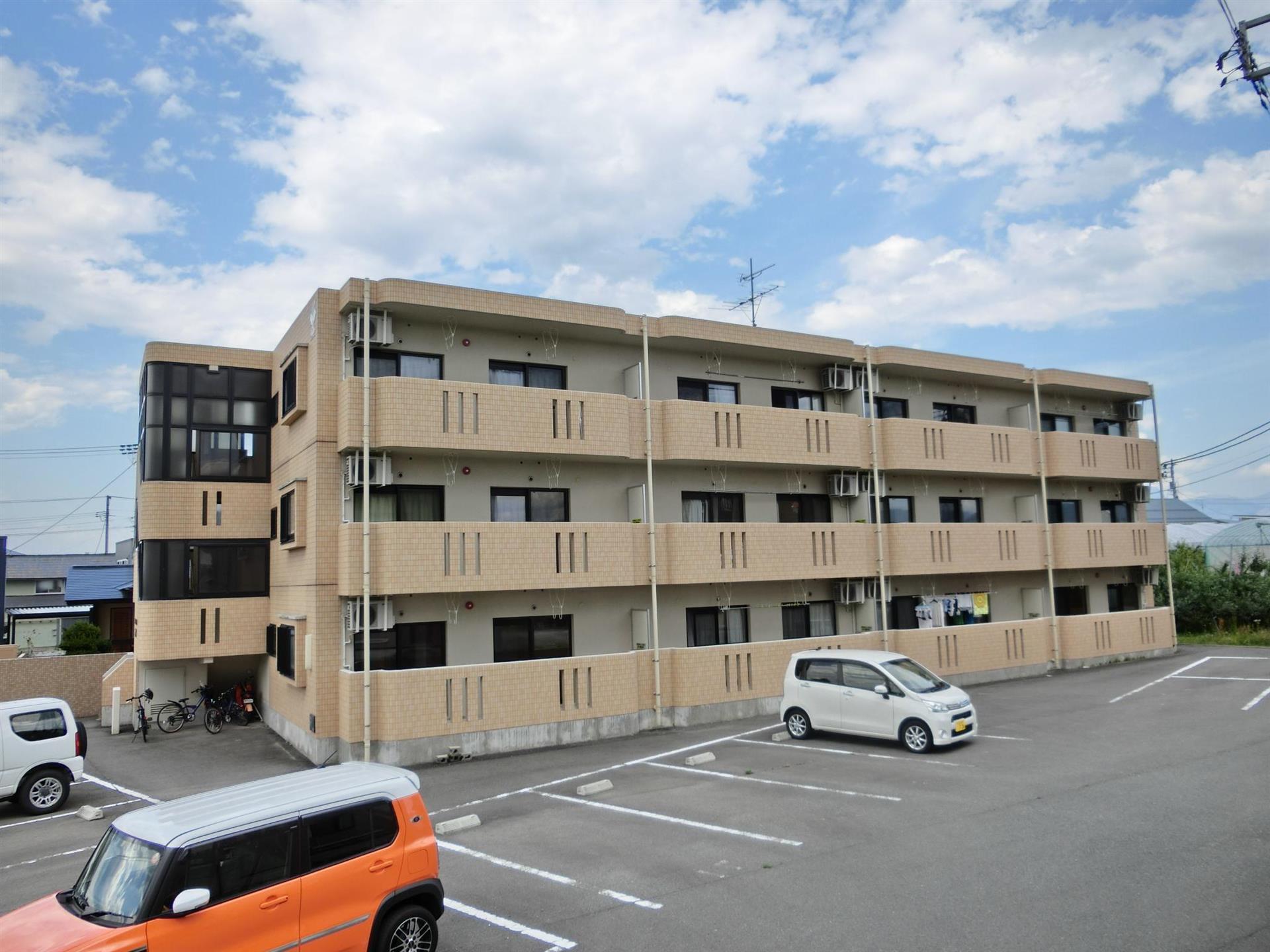 ＪＲ奥羽本線 神町駅 徒歩45分 3階建 築18年