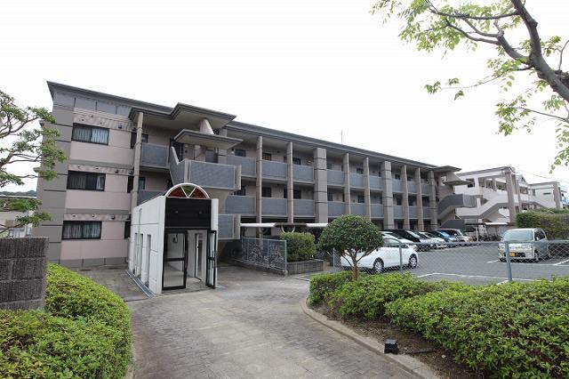 西鉄貝塚線 和白駅(ＪＲ) 徒歩12分 3階建 築32年