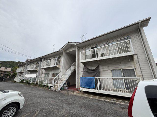 ウエスト NEW HOUSE B