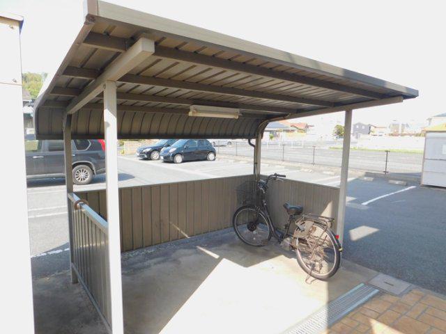 フレブラース