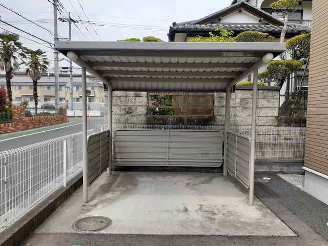 イースト・ハウス