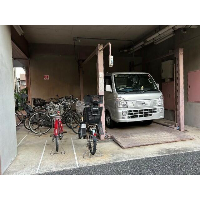 イースト WING