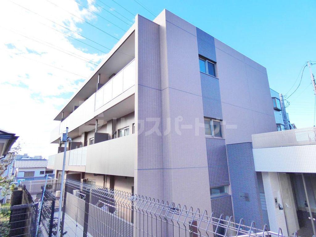 M-FLAT