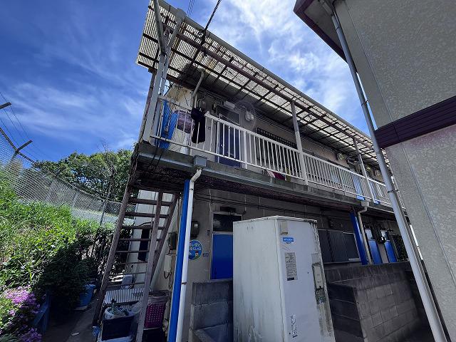 青い空と見晴らしの丘