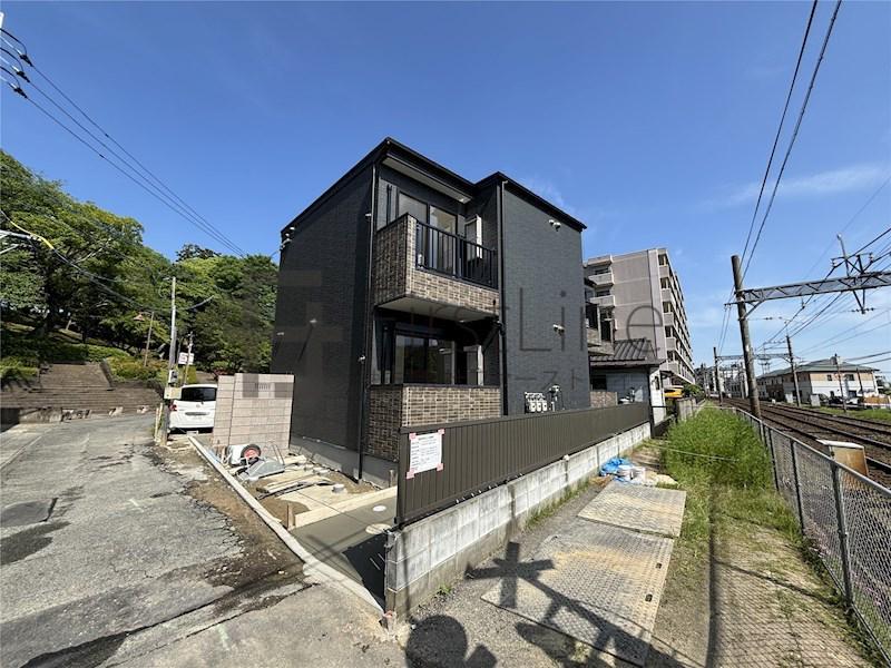BRAVEBASE二日市駅南