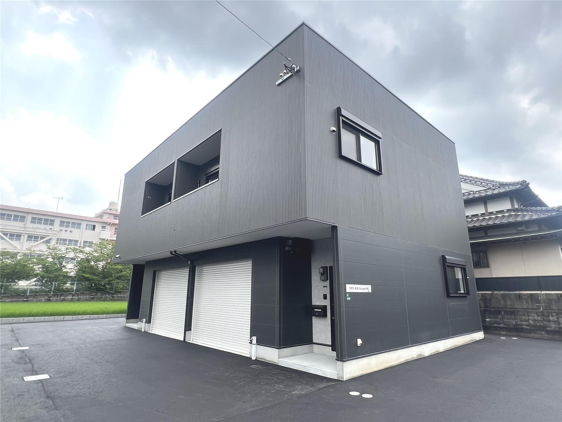 ラグナ・セカGARAGEIV B棟