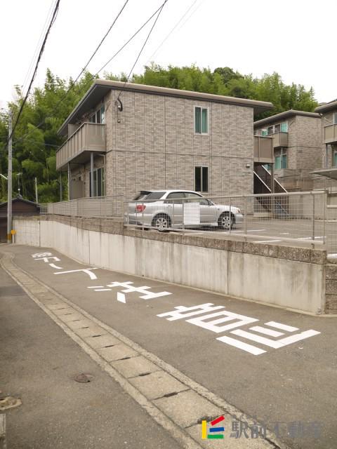 ロイヤルヒルズ香椎III