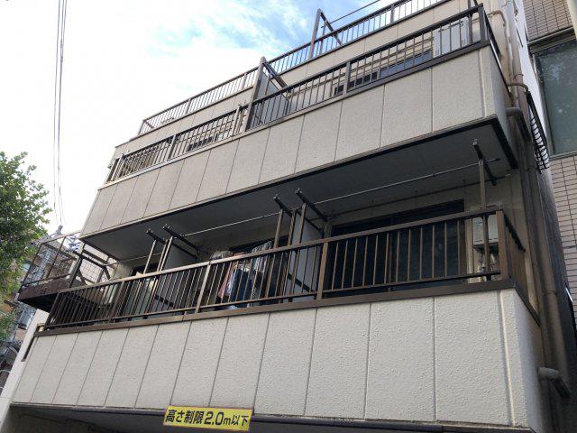 AKビル