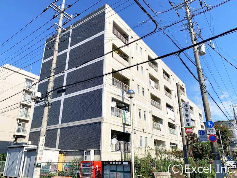 カミュ富正