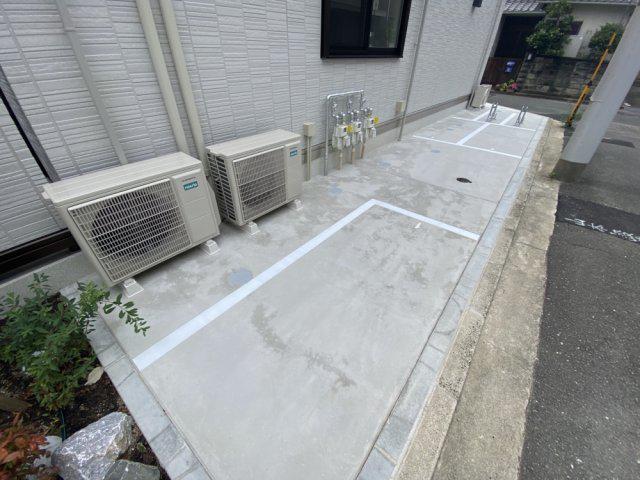 CALMCOURT門戸