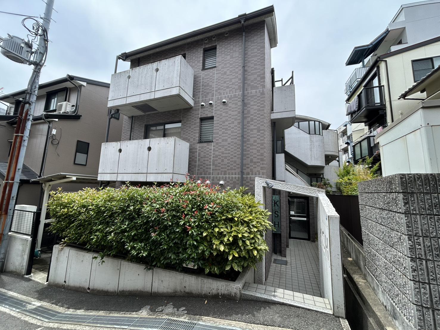 地下鉄西神・山手線 大倉山駅(兵庫) 徒歩8分 3階建 築30年