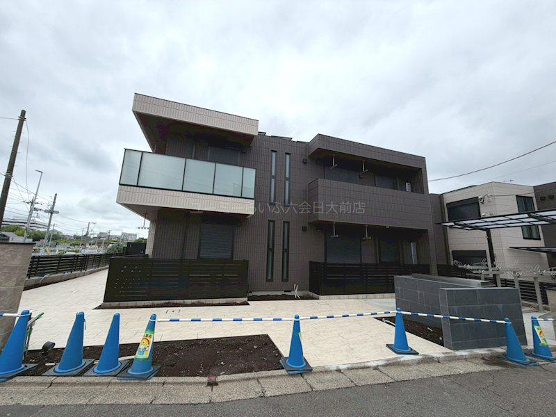 YS F RESIDENCE I