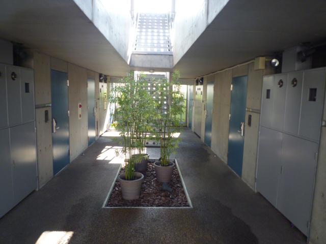 ＪＲ総武線 新検見川駅 徒歩1分 4階建 築24年
